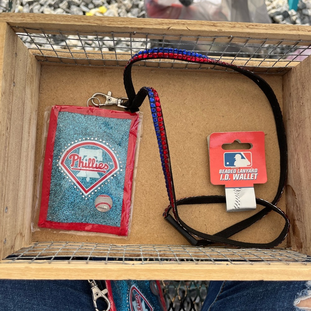 MLB Phillies Blue Red Glitter Beaded Lanyard ID Wallet NWT